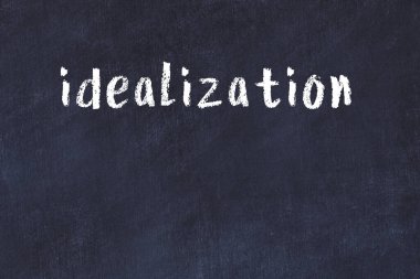 Üzerinde el yazısı yazısıyla idealleştirilmiş üniversite yazı tahtası.