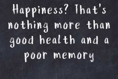 Bilgece motive edici el yazısı tebeşirle yazılmış siyah karatahta