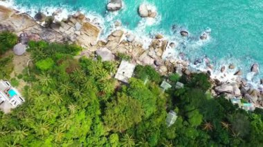 Güneşli bir günde parlak bir deniz manzarası. Bali, Endonezya 'da egzotik tatil.