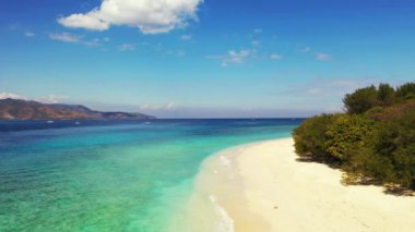 Gündüz adanın kıyı şeridi. Endonezya, Bali 'ye Seyahat.