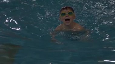 Sağlıklı çocuk aktif yaşam tarzını seviyor.