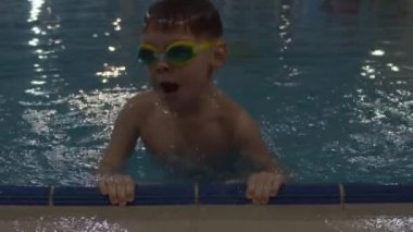 Yaz tatilinde egzersiz yapmak için ferahlatıcı ve rahatlatıcı.