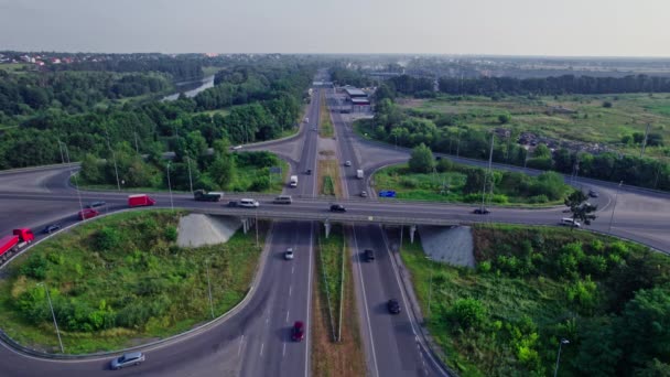 Автомобілі Рухаються Багаторівневому Перехресті Концепція Міста — стокове відео