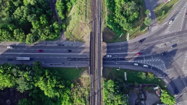 Luchtzicht Kruispunt Voor Spoorweg Autoweg — Stockvideo