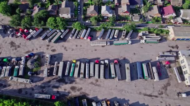 Bâtiments Centre Logistique Entrepôts Près Autoroute Processus Stationnement Des Camions — Video