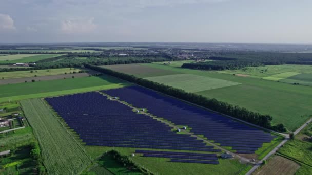 Filas Células Solares Fotovoltaicas Instaladas Para Generar Energía Limpia Barata — Vídeos de Stock