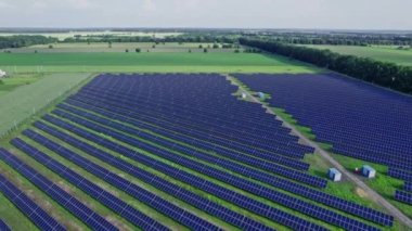 Alanlardaki ekoloji güneş enerjisi enerji panelleri peyzaj elektriksel yeniliğinde yeşil enerji