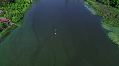 Aktif turizm ve seyahat kavramı. Hava aracı görünümü