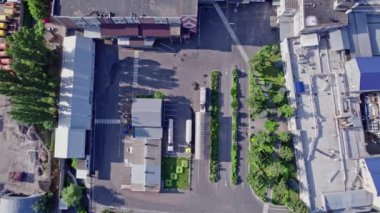 Sanayi bölgesi. Fabrikaları olan büyük lojistik parkın havadan görüntüsü.