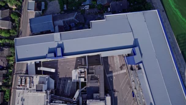 Вид Сверху Здание Склад Материалов Промышленной Зоне Города Сверху — стоковое видео