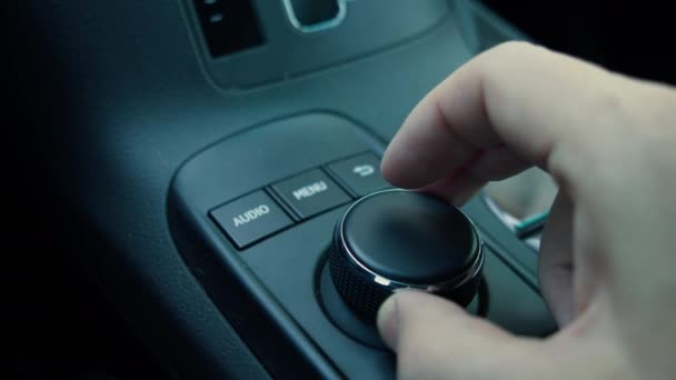 現代の車のメディアやナビゲーションコントロールボタン — ストック動画
