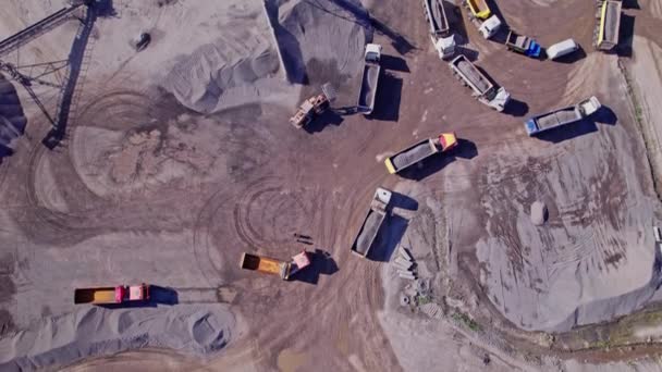 Excavator Loading Crushed Stone Dump Truck Crushed Stone Quarry Aerial — Stok Video