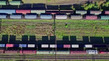 Tren istasyonunda sanayi manzarası