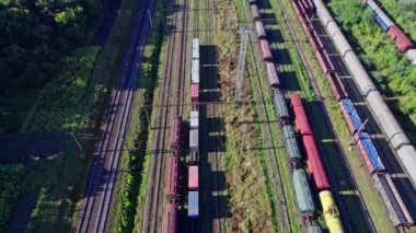 Konteyner yük treni istasyonu, kargo demiryolu ulaşım sanayi