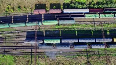 Tren istasyonunda sanayi manzarası