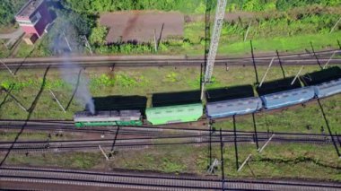 Tren istasyonunda sanayi manzarası