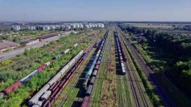 Tren istasyonunda sanayi manzarası