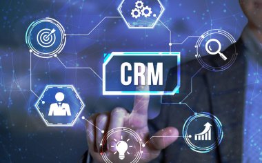 İnternet, iş, teknoloji ve ağ konsepti. CRM Müşteri İlişkileri Yönetimi. Sanal düğme.