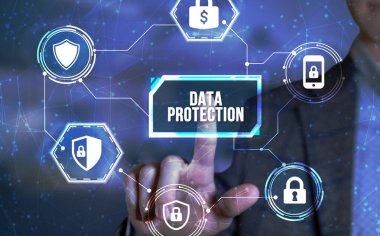 İnternet, iş, teknoloji ve ağ konsepti. Siber güvenlik veri koruması iş teknolojisi gizlilik kavramı. Sanal düğme.