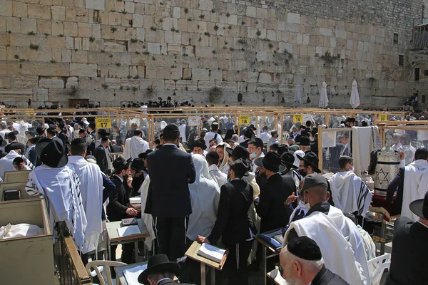 Jeruzalém Izrael Března2021 Lidé Modlí Ranní Modlitbě Týdne Velikonoc Západní — Stock fotografie