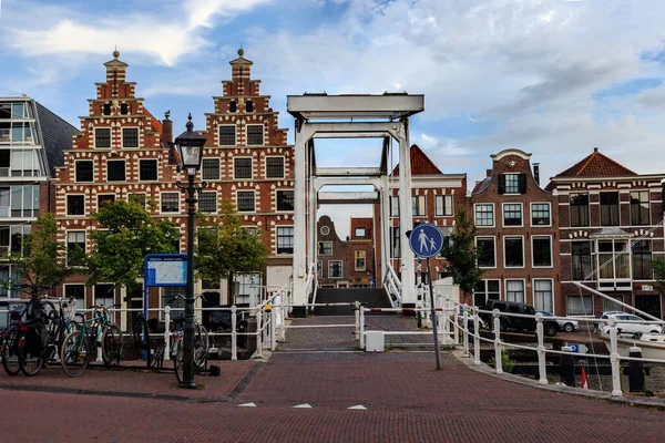 Haarlem Nederland September 2022 Gravestenenbrug Spaarne Oude Huizen Haarlem — Stockfoto