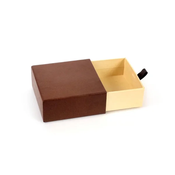 白地に隔離された茶色いギフトボックス — ストック写真