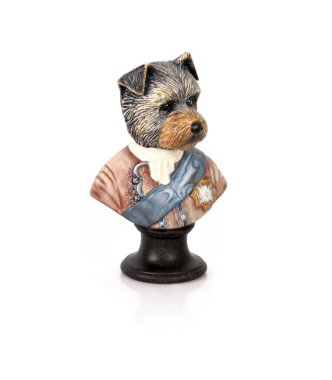 Beyaz arka planda izole edilmiş bir köpeğin dekoratif figürü