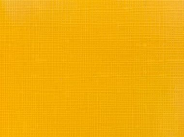 İzole edilmiş, beyaz soyut desenli sarı ambalaj kağıdı.