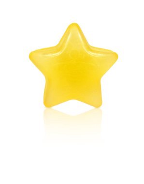 Kavramsal kompozisyonlar için beyaz zemin üzerinde izole edilmiş sarı plastik yıldız. Kırpma yolu ile tasarım ögesi