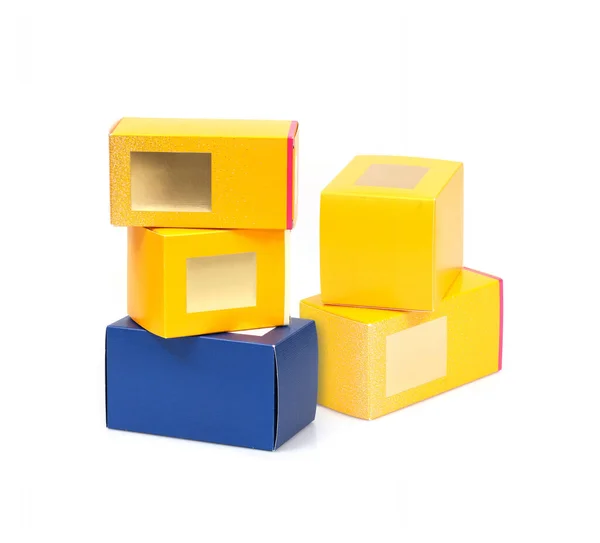 Cajas Embalaje Amarillas Azules Aisladas Sobre Fondo Blanco — Foto de Stock