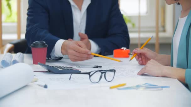 4k close up video of hands working with papers at office. — Stok Video