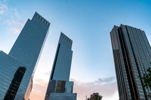 Skyscrapers View Cloudy Sky Manhattan — Fotografia de Stock