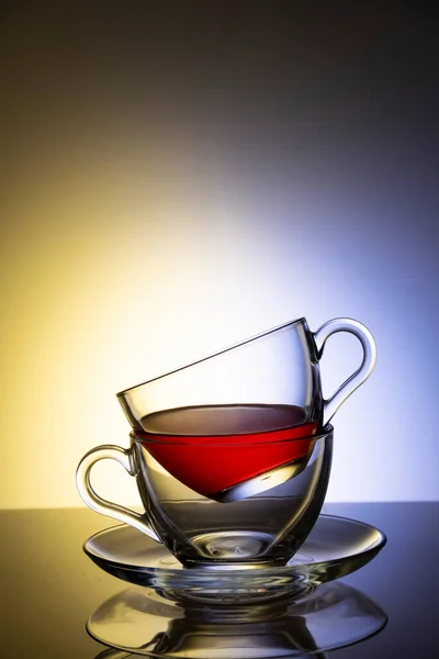 Две Чашки Чая Цветном Фоне — стоковое фото