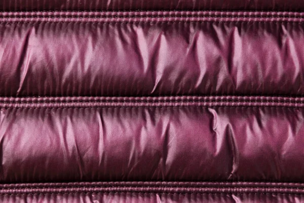 紫色冬季夹克 防水防风材料 织物图案的细部 — 图库照片