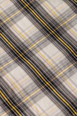 Gri ve sarı renkli klasik tüvit gömlek