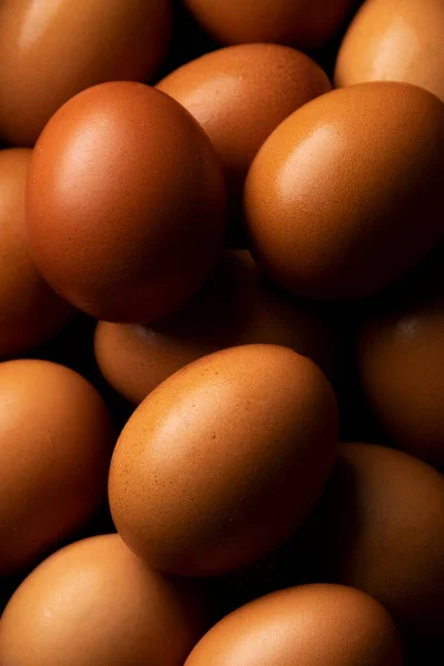 Huevos Gallina Roja Mesa Rústica Oscura Ingredientes Alimentarios Orgánicos — Foto de Stock