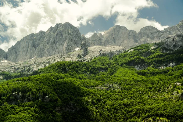 Malowniczy Widok Albańską Przyrodę Tło Środowiska Alpin Koncepcja Podróży — Zdjęcie stockowe