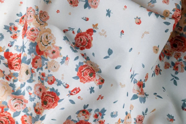 Modaya uygun çiçekli kumaş, modern tekstil yakın görüntüsü.