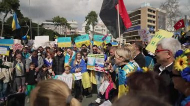 ANTALYA, TURKEY - 26 Şubat 2022: Ukrayna 'daki savaşı protesto. Ukrayna 'daki savaşı durdurun. Rus saldırısı..