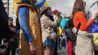 ANTALYA, TURKEY - 26 Şubat 2022: Ukrayna 'daki savaşı protesto. Ukrayna 'daki savaşı durdurun. Rus saldırısı..