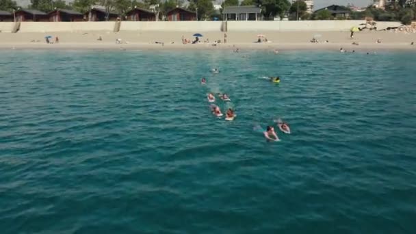 Child Learning Swim Open Sea Tropical Resort Kids Learn Swimming — Stock videók