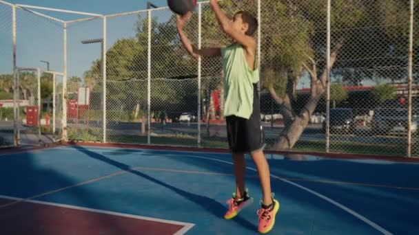 Young Basketball Player Shoot Teen Boy Shooting Basketball Slow Motion — Stock video