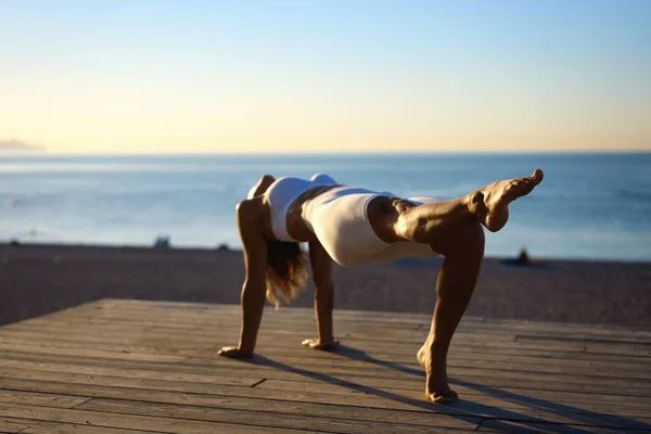 Healthy Yoga Woman Lifestyle Balanced Practicing Meditate Energy Yoga Bridge — Stock Photo, Image