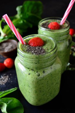 Ispanaklı içeceği kapat.