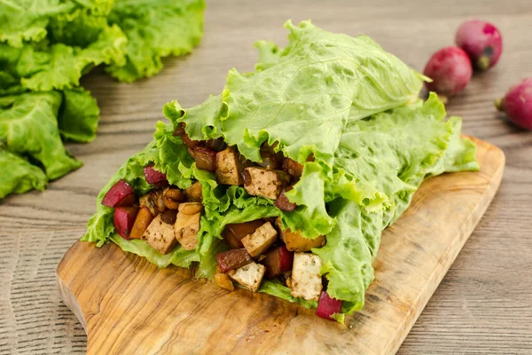Tofu ile Sağlıklı Marul Vegan Paketleri