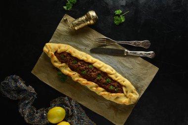 Geleneksel Ev Yapımı Lübnan Etli Turtası - Sfeeha