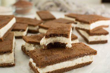 Lezzetli süt dilimleri, yakın çekim.