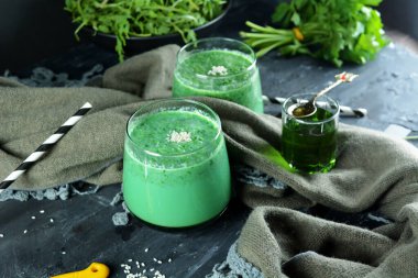 Detoks smoothie 'yi kapatın.