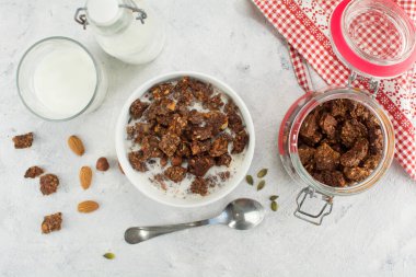 Lezzetli kakao taneciklerinin yakın çekimi.