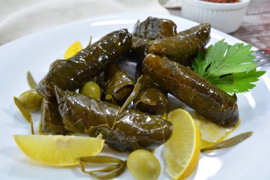 Lezzetli dolma yemeğinin yakın plan çekimi.